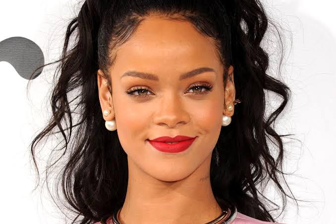 grupo lvmh e rihanna resolvem pausar o funcionamento da marca fenty