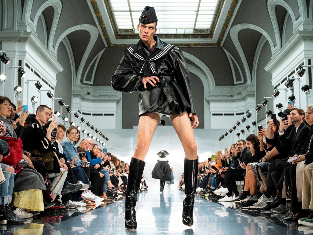coleção vintage de maison margiela em leilão pela sotheby's