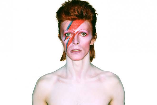 novidade para os fãs de david bowie, em maio tem uma nova coletânea exclusiva do artista