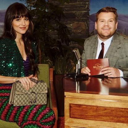 dakota jonhon e james corden para gucci beloved