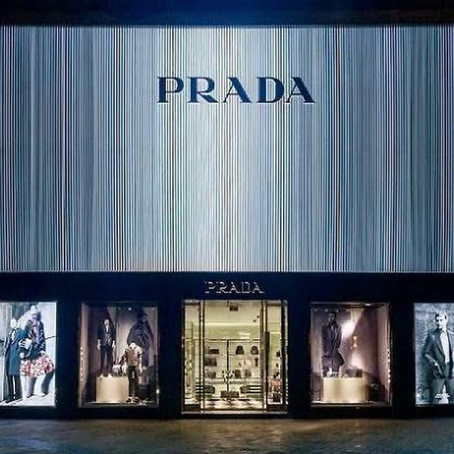 mega novidade da prada para promover a inclusão social