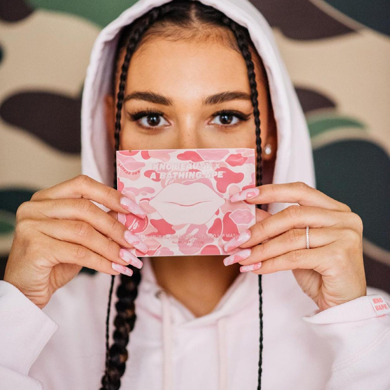 colab bape e knc beauty