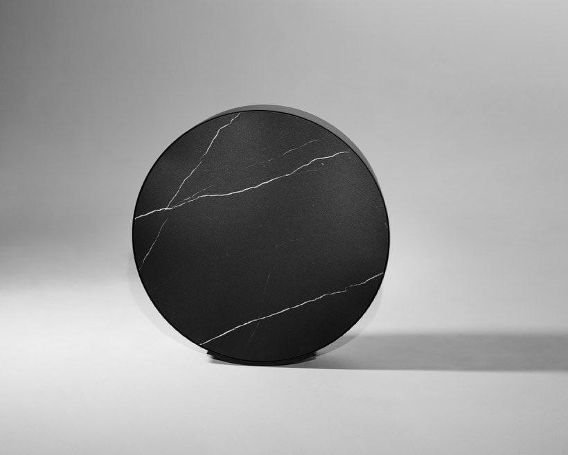 toca discos ysl em parceria com a bang&olufsen