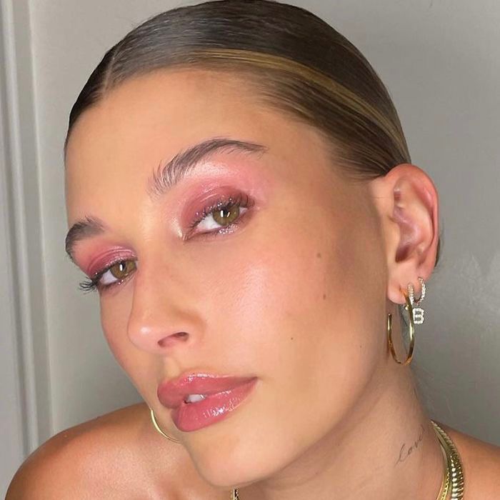 hailey bieber makeup