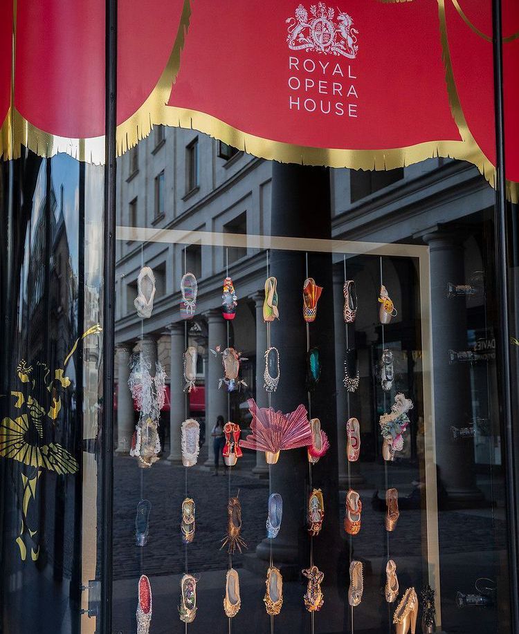Já imaginou uma exposição dedicada à sapatilhas de ballet?