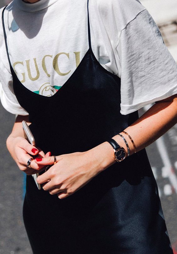 vestido com camiseta