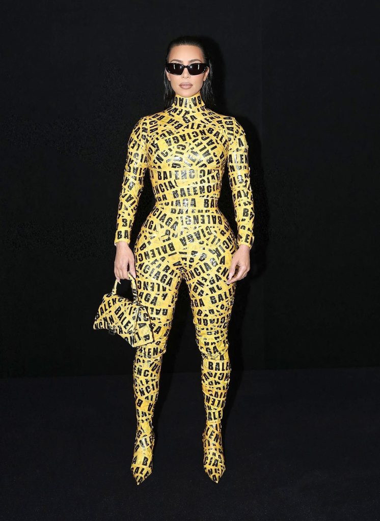 Kim Kardashian se posiciona sobre a polêmica da Balenciaga