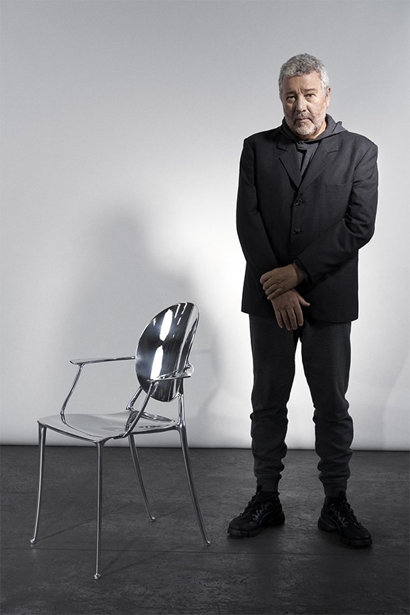 Philippe Starck recria cadeira Medallion para Dior