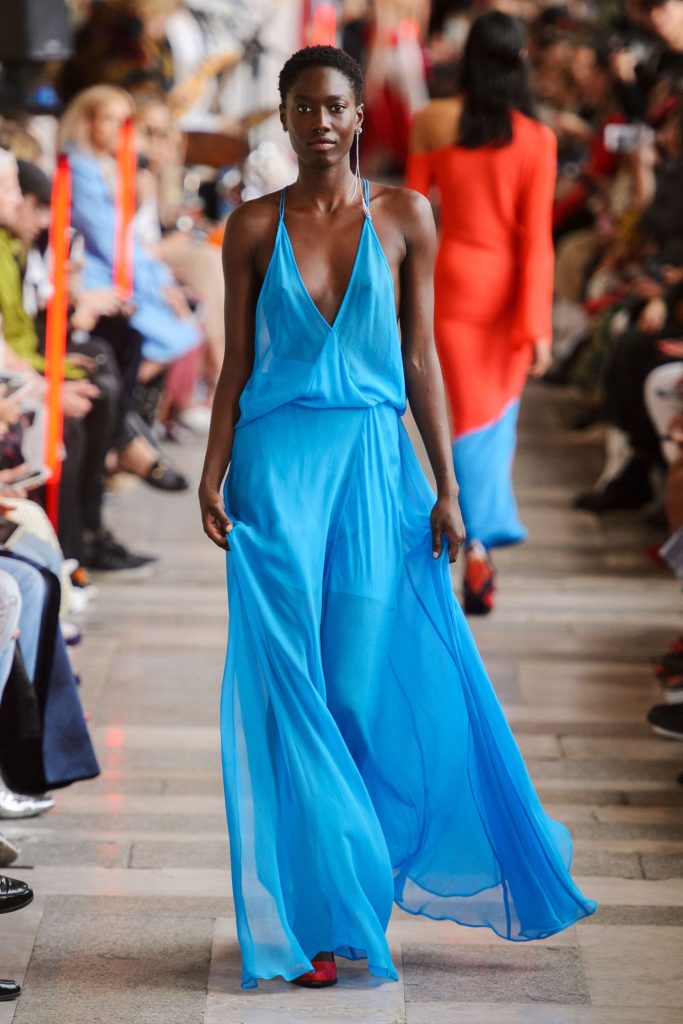 Moda praia: descubra as tendências para o verão 2023