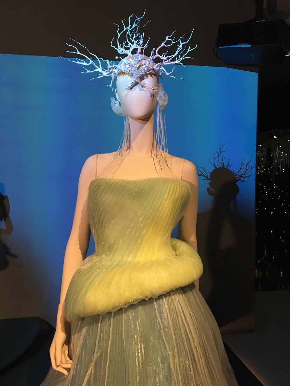Mostra sobre o estilista Thierry Mugler chega ao Brooklin Museum