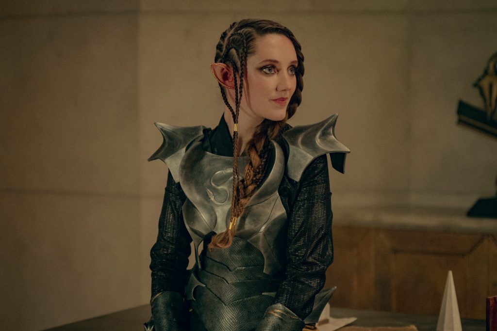 Grandes nomes da moda assinam figurinos de TV e cinema