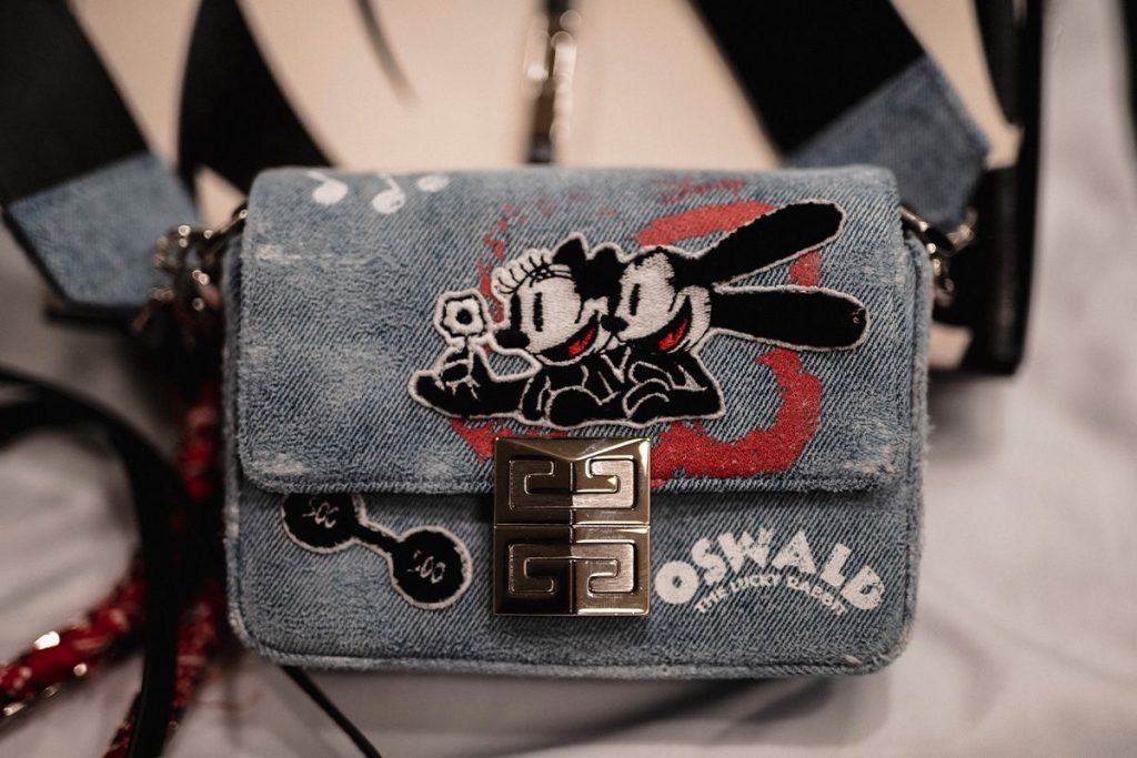 Disney comemora 100 lançando uma coleção com a Givenchy