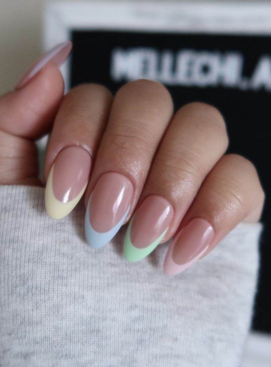 Unhas de verão: um arco-íris candy colors para as francesinhas