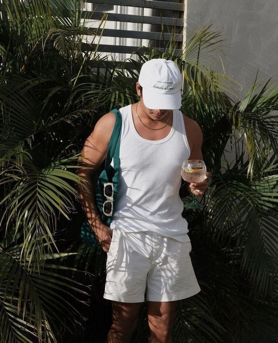 Moda praia masculina: o que vai estar em alta nesse verão