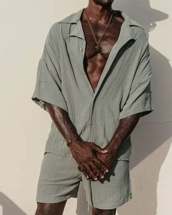 Moda praia masculina: o que vai estar em alta nesse verão