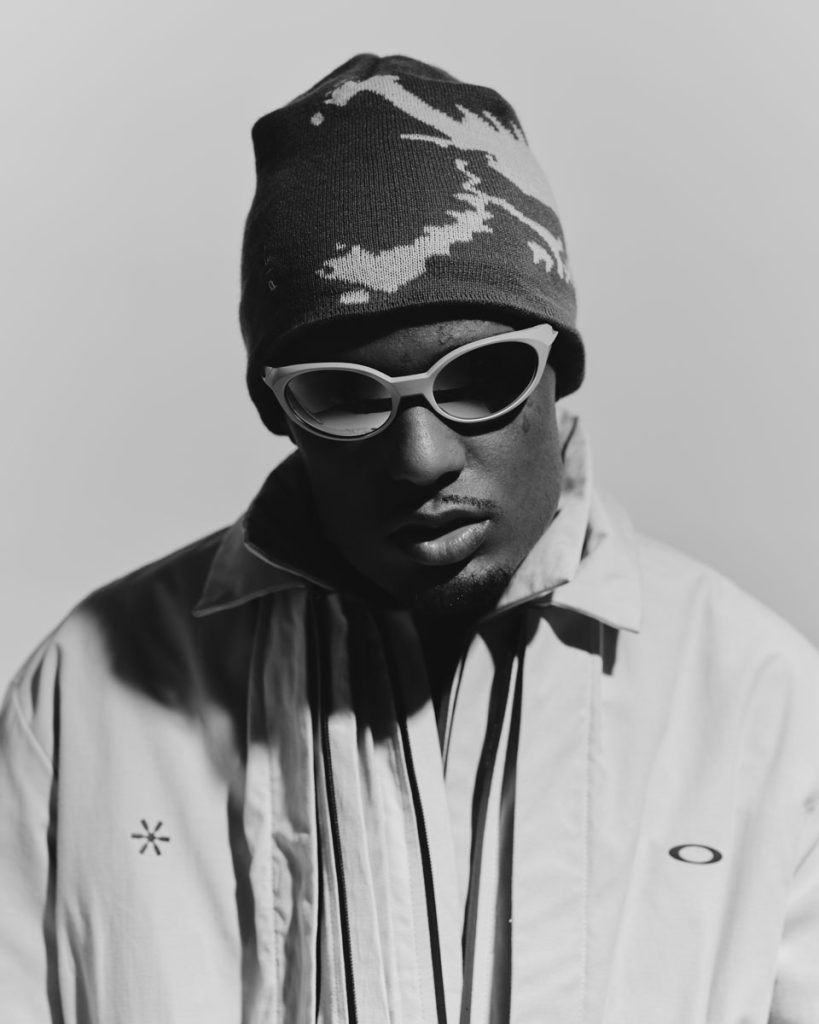 Piet e Oakley lançam coleção com visão futurista do streetwear