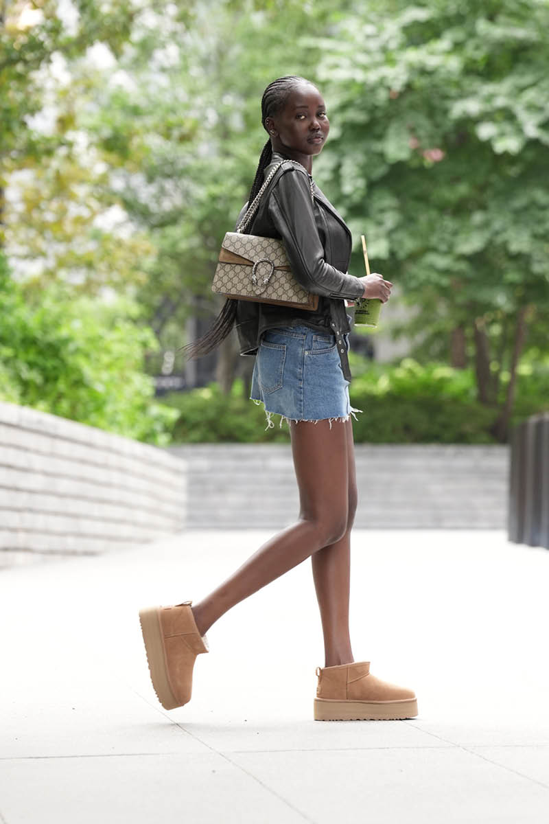 Pode se preparar: as botas Uggs com plataforma vem com tudo nesse inverno