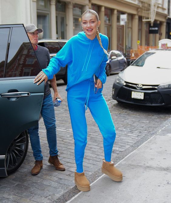 Pode se preparar: as botas Uggs com plataforma vem com tudo nesse inverno