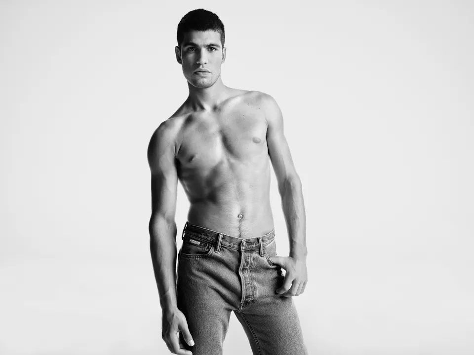 Tenista Carlos Alcaraz é a nova estrela da Calvin Klein