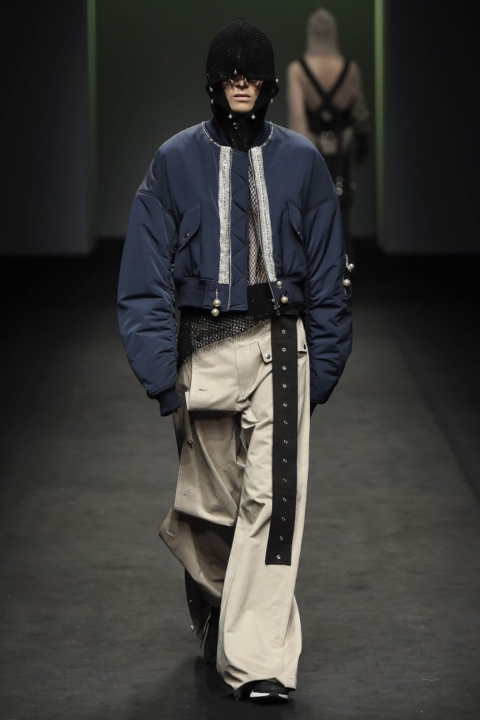 Parachute Pants: dos nostálgicos anos 2000 para o streetstyle masculino de 2023