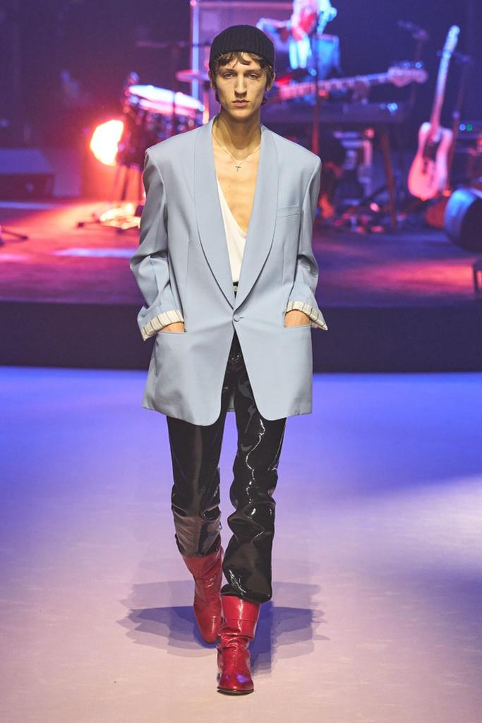 Gucci abre a Semana de Moda de Milão com coleção "rocker"