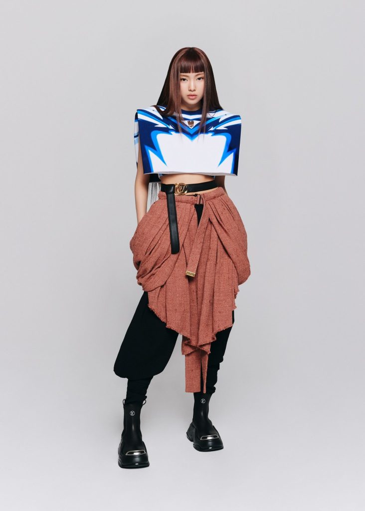 Louis Vuitton anuncia cantora de 14 anos como nova embaixadora