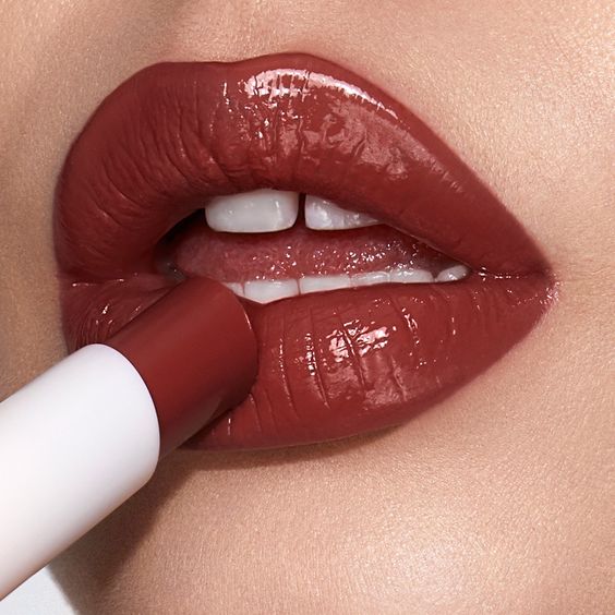 Juicy Lips: saiba como conseguir os lábios da moda com truques de make