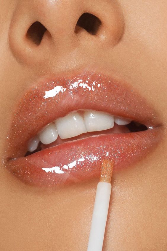 Juicy Lips: saiba como conseguir os lábios da moda com truques de make