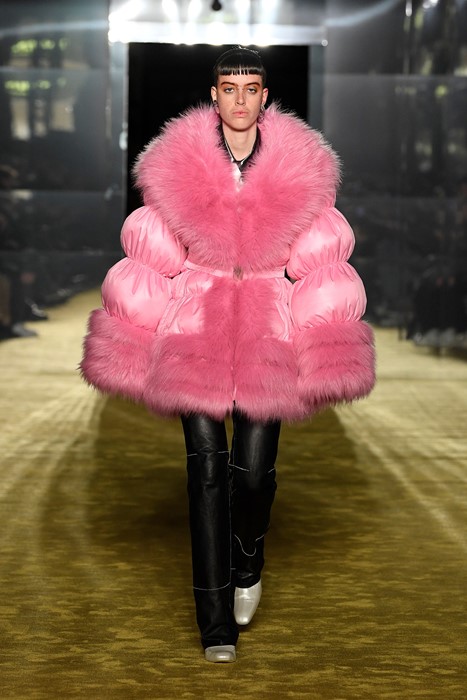 Martine Rose entrega desfile autêntico como convidada de honra da Pitti Uomo