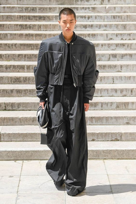 Parachute Pants: dos nostálgicos anos 2000 para o streetstyle masculino de 2023