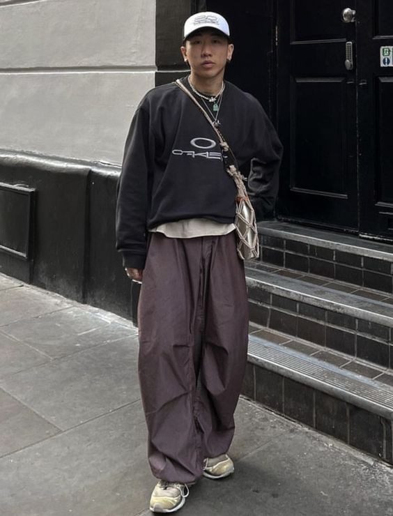 Parachute Pants: dos nostálgicos anos 2000 para o streetstyle masculino de 2023