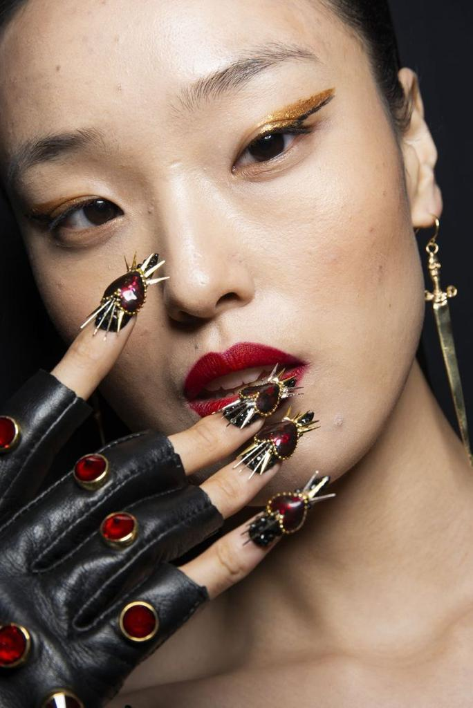estilo gótico nail arts