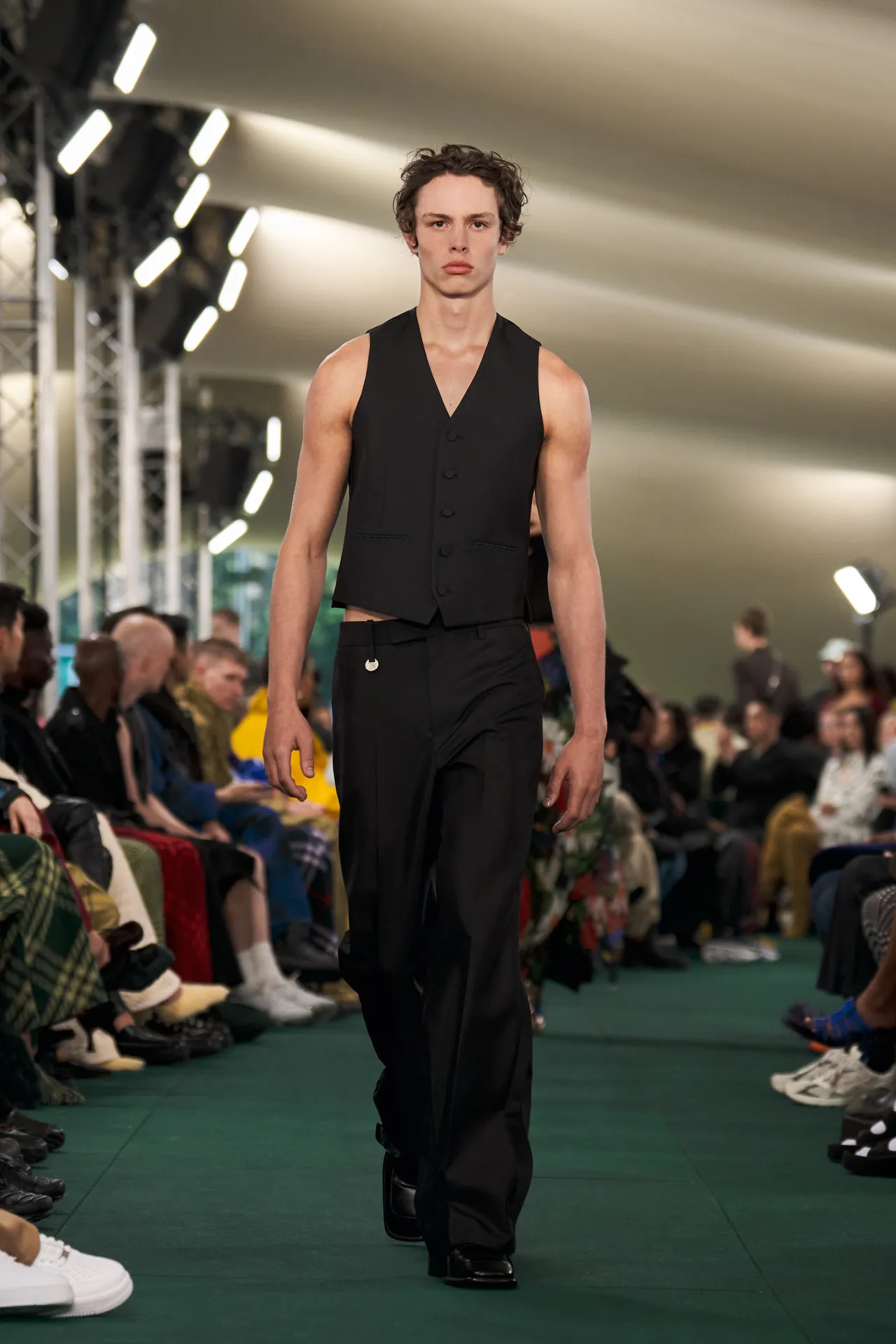 Daniel Lee estreia na Burberry