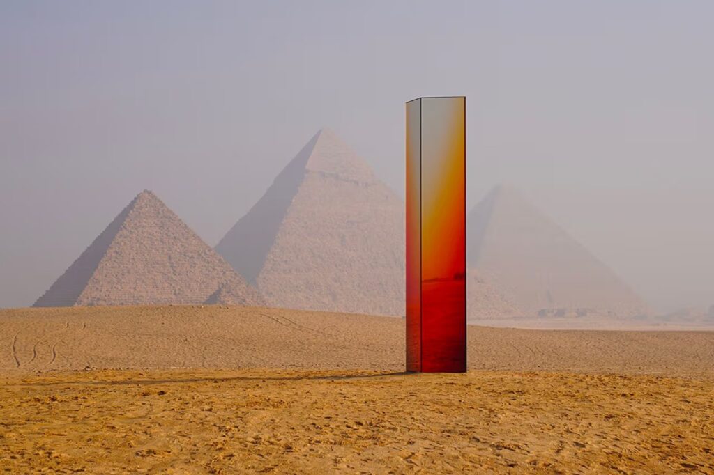 Arte nas Pirâmides de Gizé: Quando o Passado se Encontra com o Presente