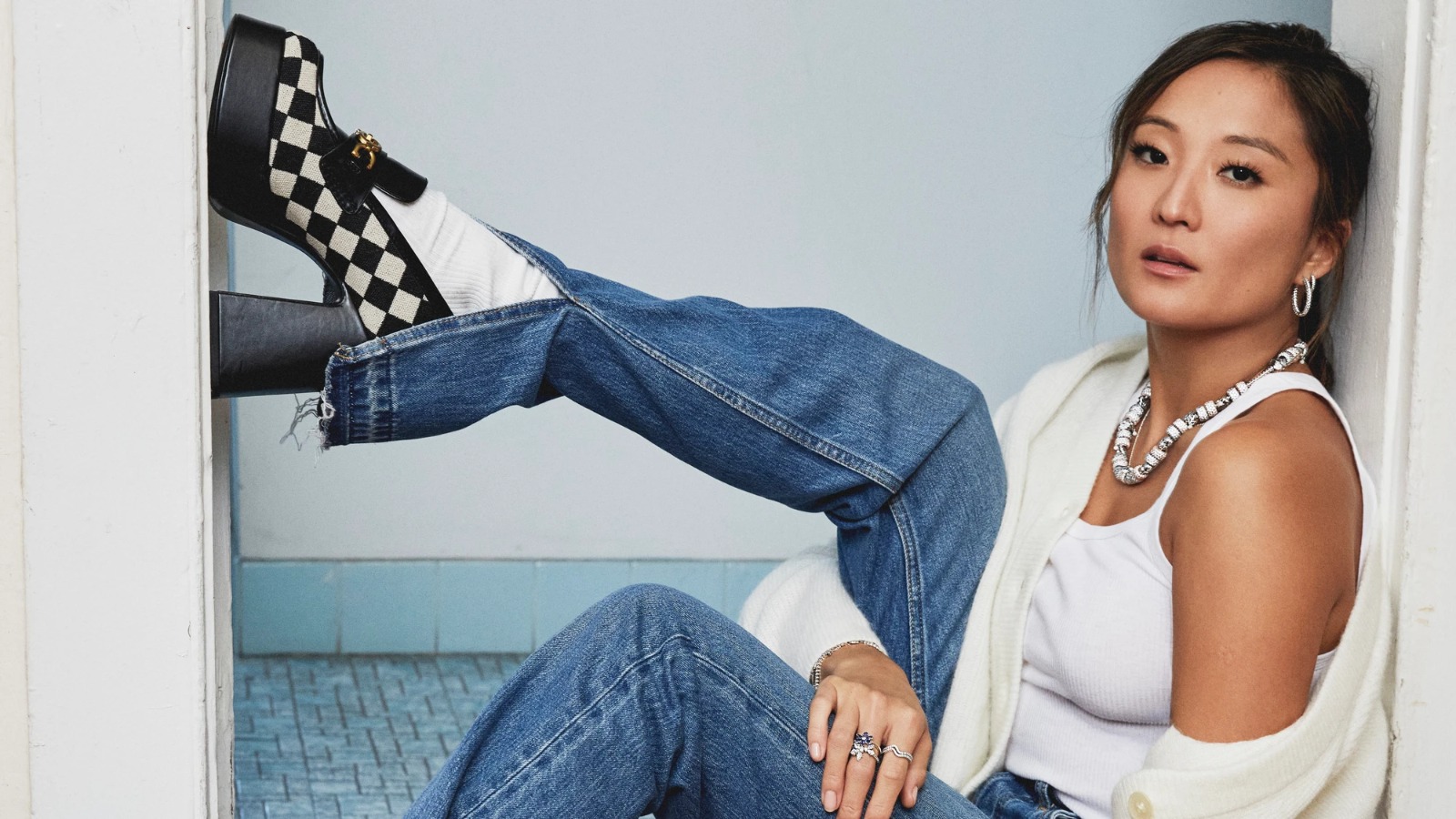 Ashley Park, a estrela de Emily em Paris, é a nova embaixadora da Pandora