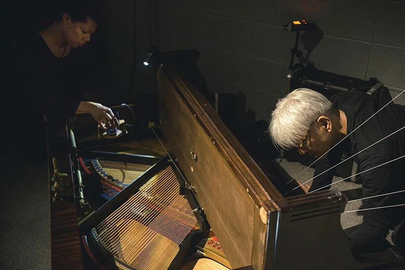 Exposição Homenageia Ryuichi Sakamoto: Uma Jornada Multimídia em Tóquio