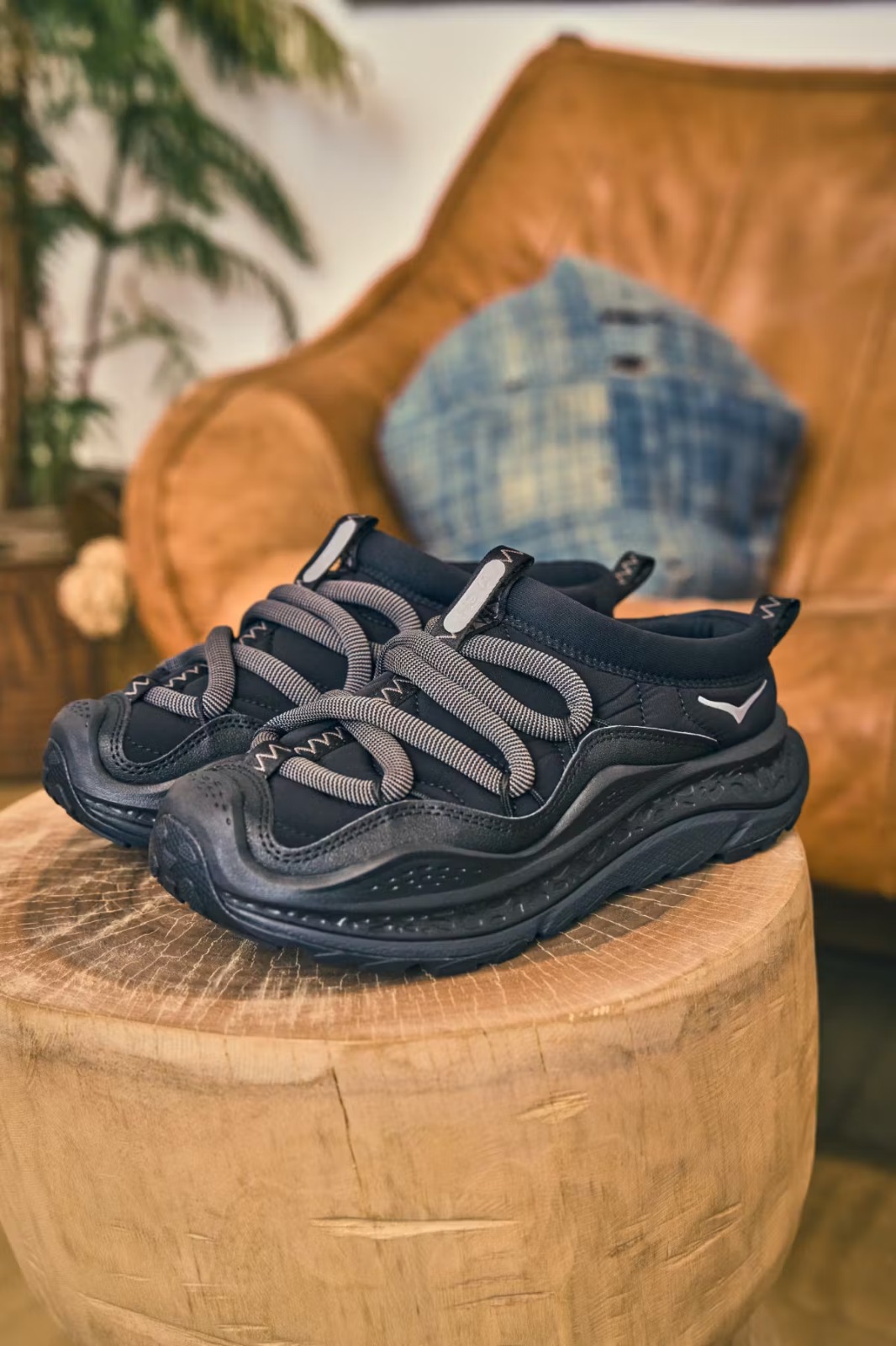 HOKA Surpreende Novamente com seus Slip-Ons e Kicks Estilo Hiker
