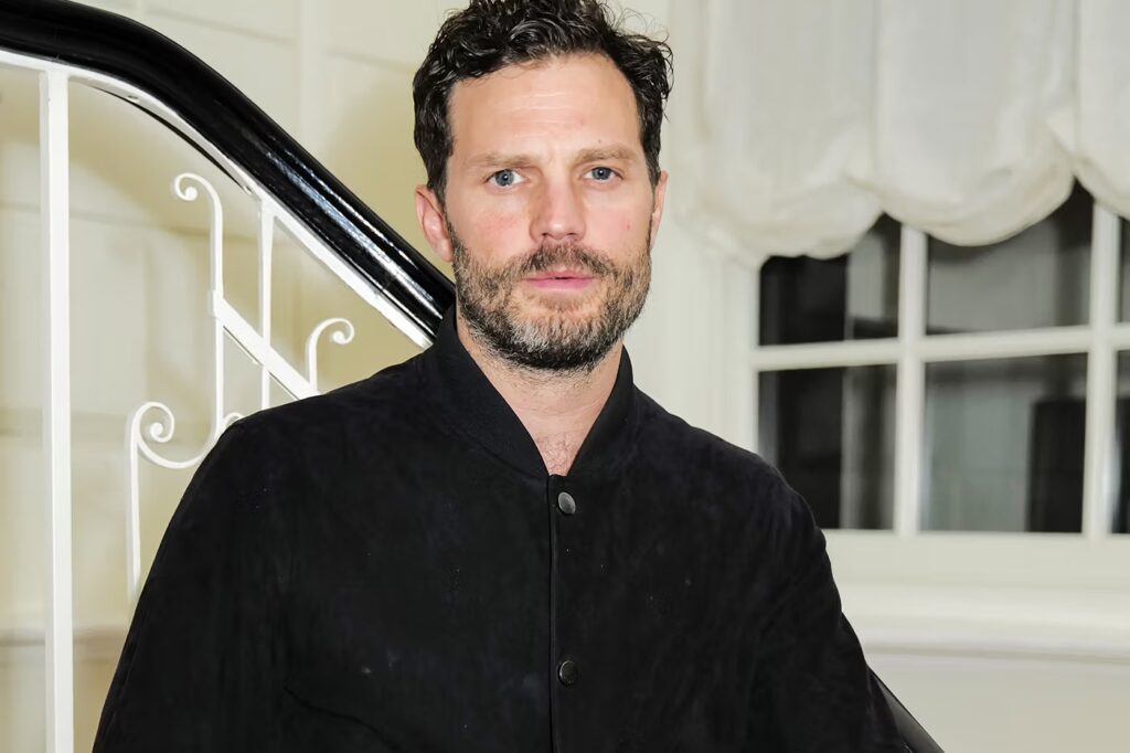 Jamie Dornan Brilha como Novo Rosto da LOEWE