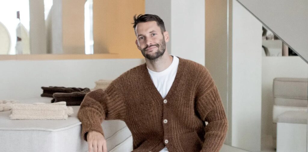 Simon Porte Jacquemus recebe prêmio Neiman Marcus Innovation 2024