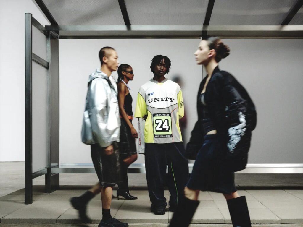 Heron Preston e H&M Revelam Colaboração Inovadora com Lançamento Previsto para Março