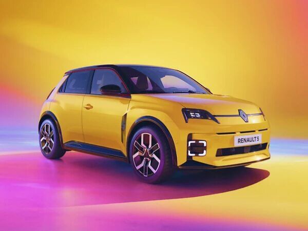 Carro R5 da Renault será relançado junto com coleção de roupas