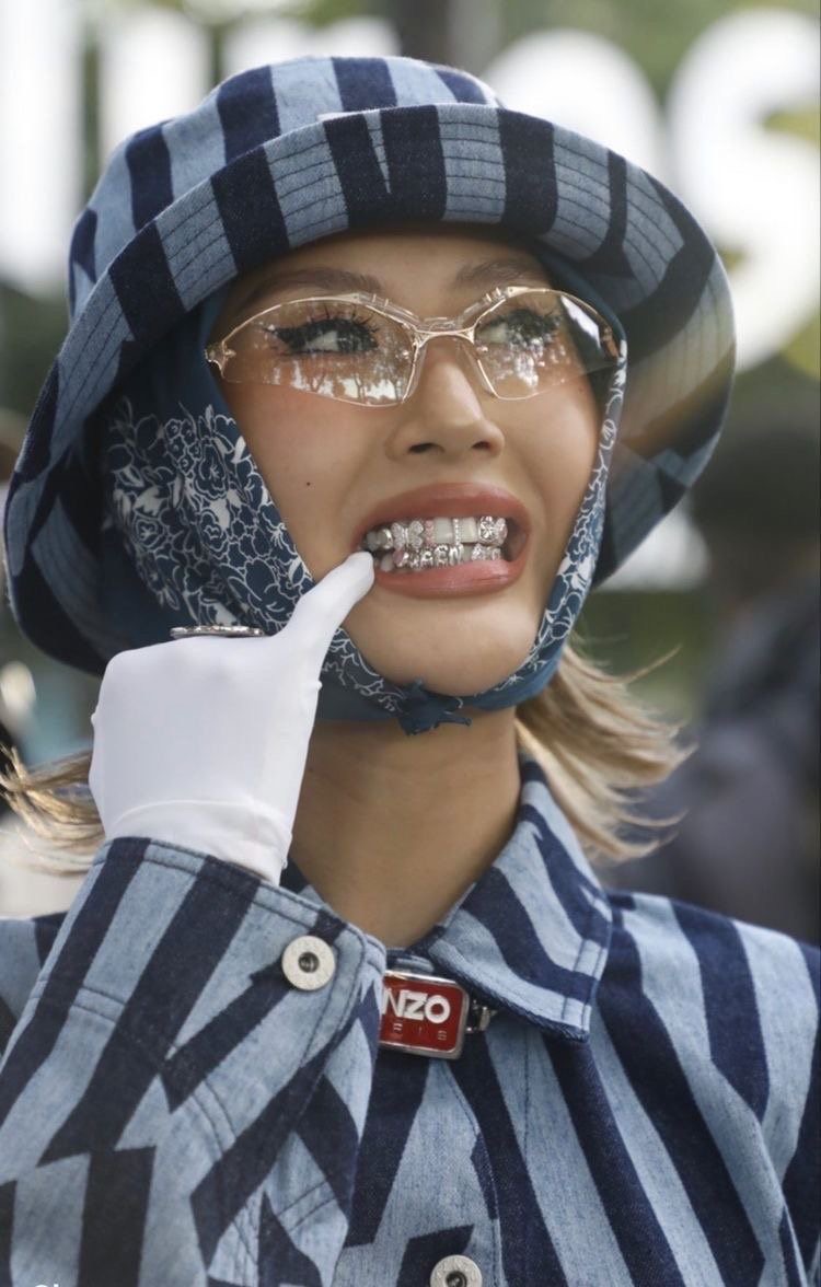Grillz: O acessório dental que está em alta! Confira origens, estilos e cuidados