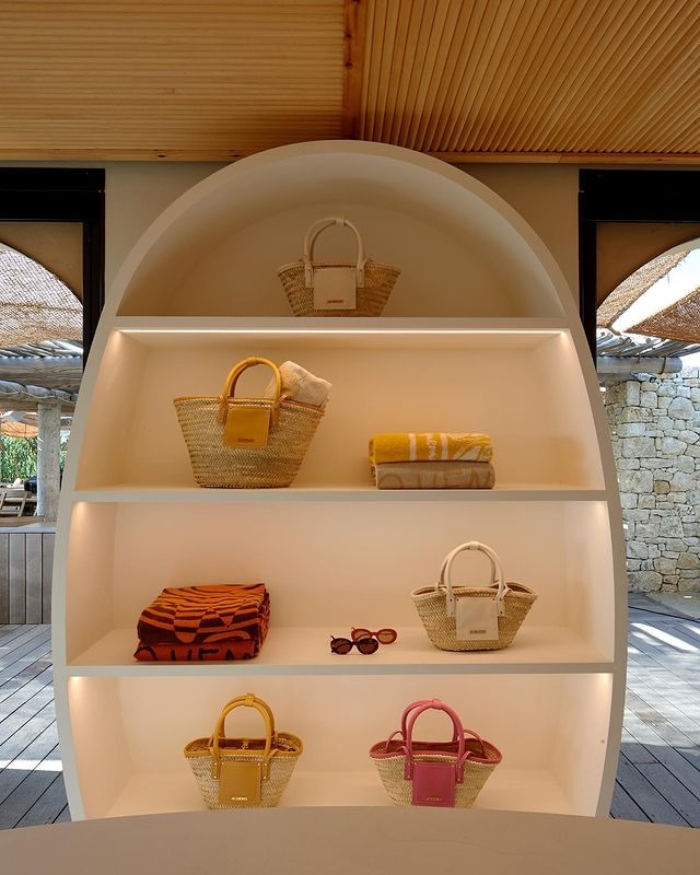 Jacquemus agita Saint Tropez com novo restaurante: moda e gastronomia sob o sol da Riviera