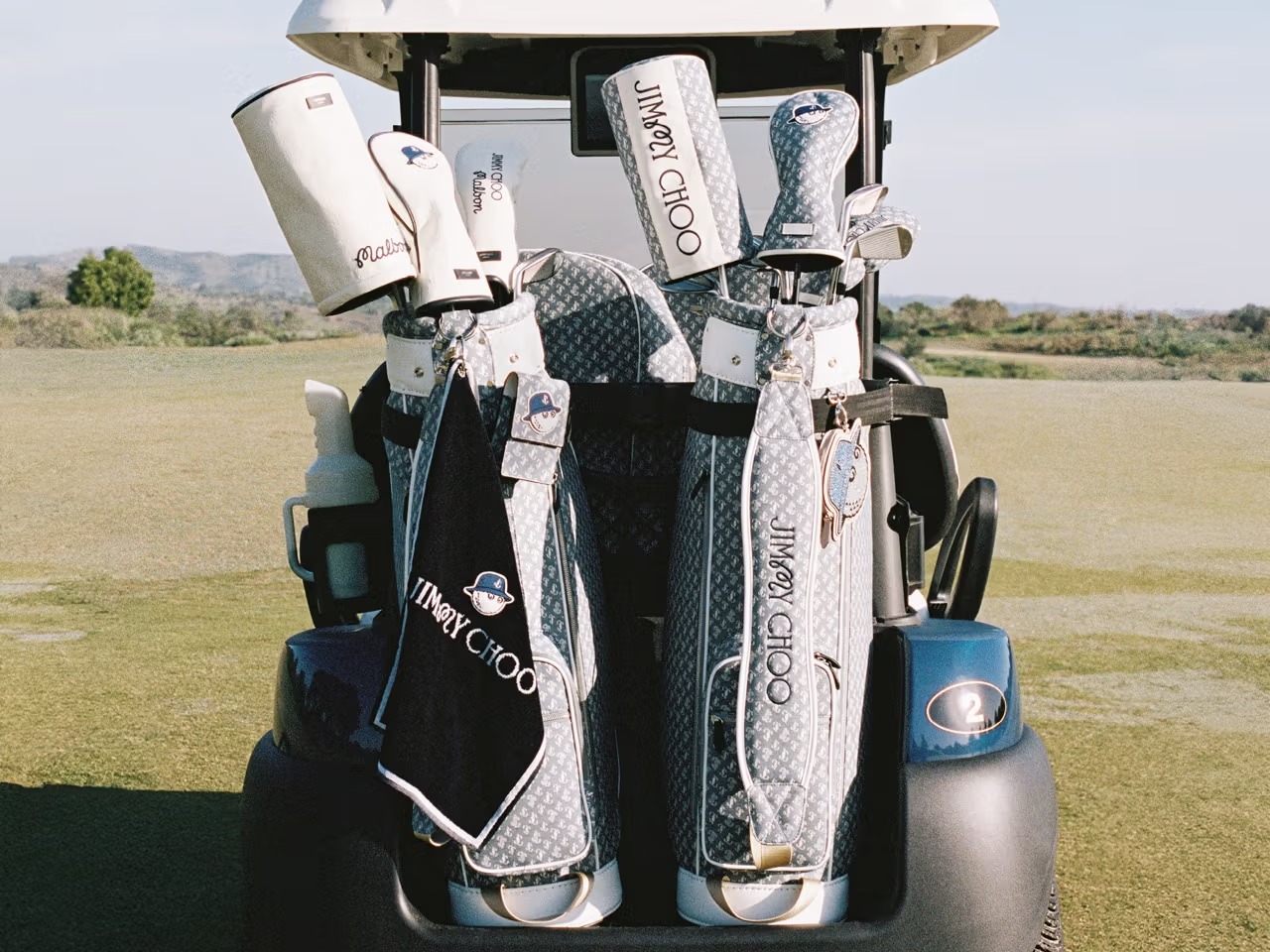 Jimmy Choo X Malbon: marcas lançam collab inspirada no golfe