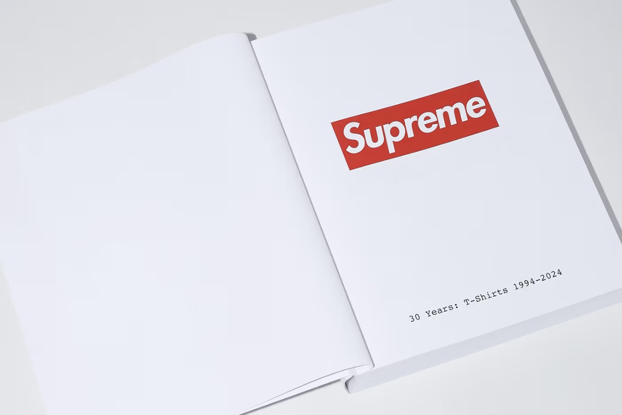 Supreme mergulha na história com o livro "30 Anos: Camisetas 1994-2024"
