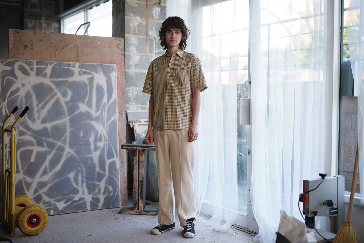 UNIQLO e JW Anderson voltam com coleção moderna inspirada nos anos 50 para o verão 2024
