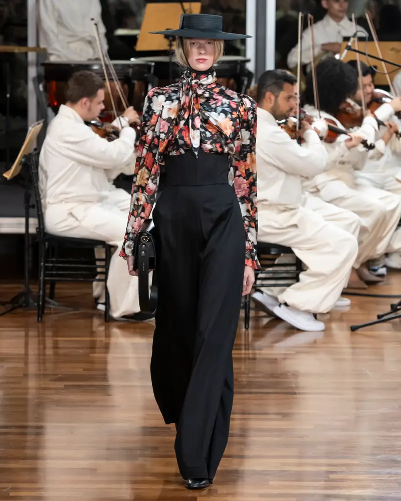 Aluf abre SPFW 2024 com desfile que celebra a mulher moderna e elegante