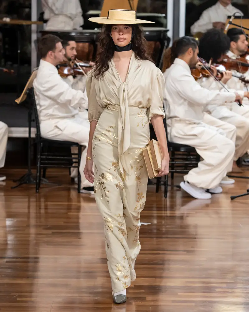 Aluf abre SPFW 2024 com desfile que celebra a mulher moderna e elegante