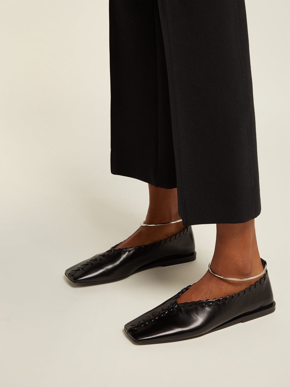 Glove Shoes: A Tendência que Une Estilo e Conforto sem Esforço