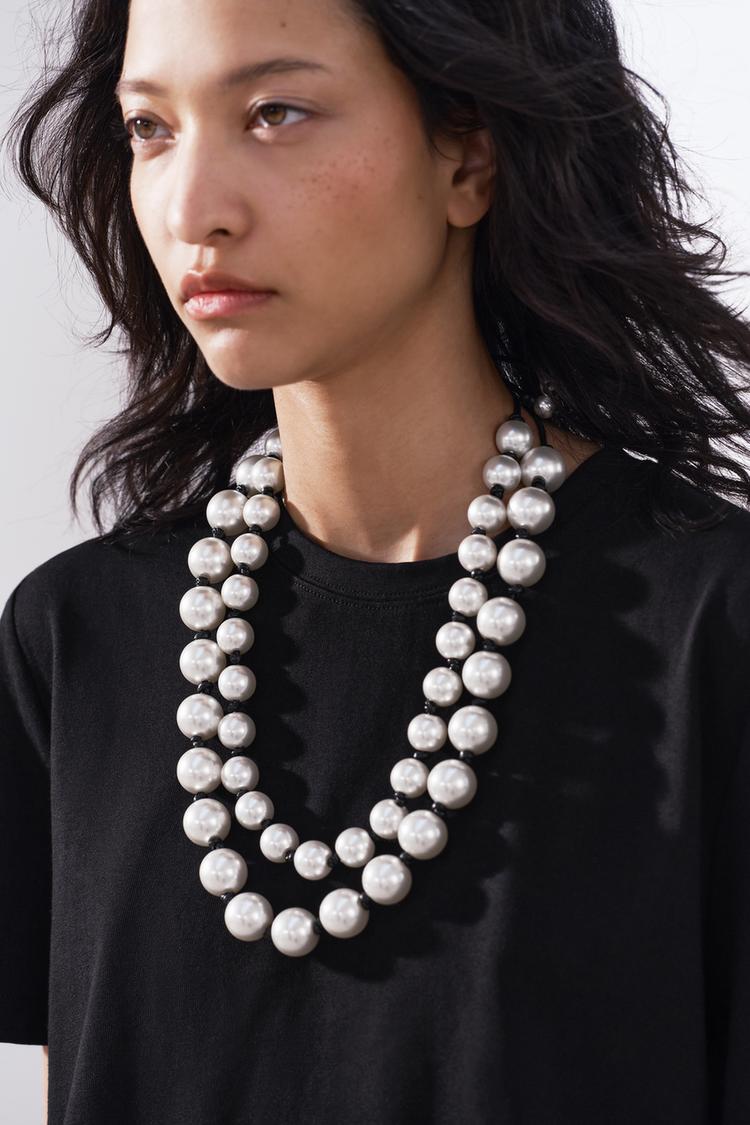 Como Usar Pérolas em Looks Modernos